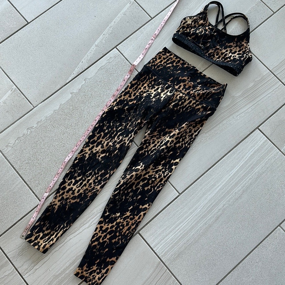 SET - Leopard print, matching bra + leggings